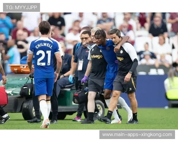 切尔西准备激活德甲铁卫买断条款：蓝军争夺防线新巨星的幕后布局